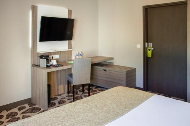 Contact Hotel Le Provencal Bordeaux Lac Dış mekan fotoğraf